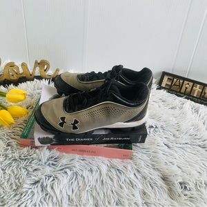 UNDER ARMOUR BASEBALL CLEATS